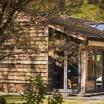 Swifts Return - Apartment With Hot Tub, Sauna And Indoor Pool